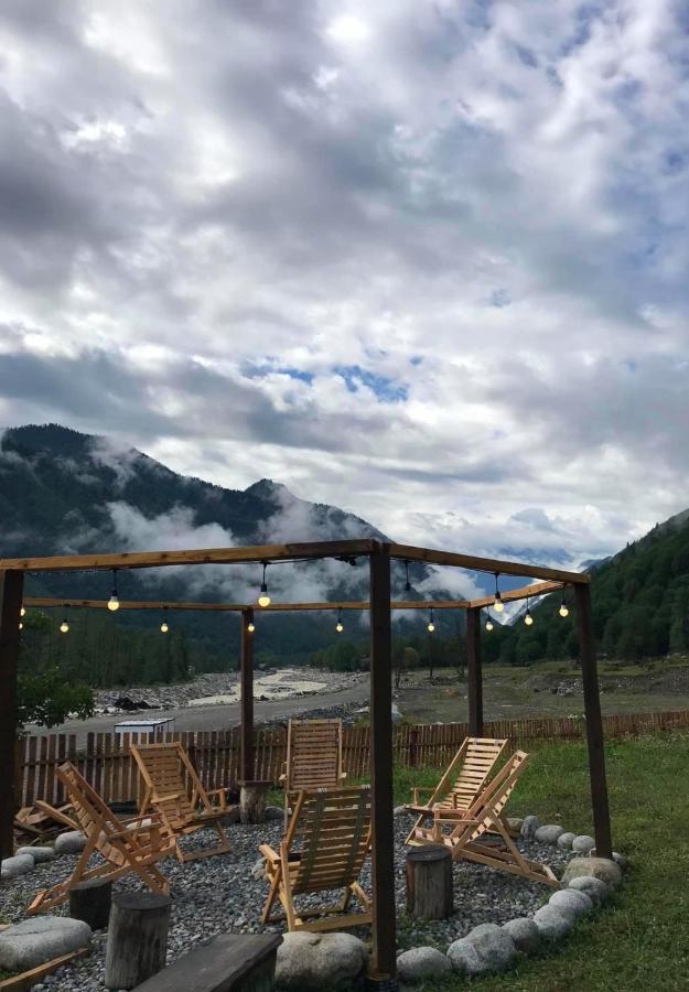 Hotel Chubezeni Местия Екстериор снимка