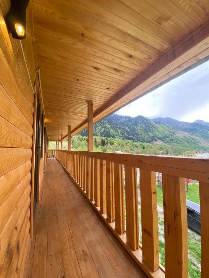 Hotel Chubezeni Местия Екстериор снимка